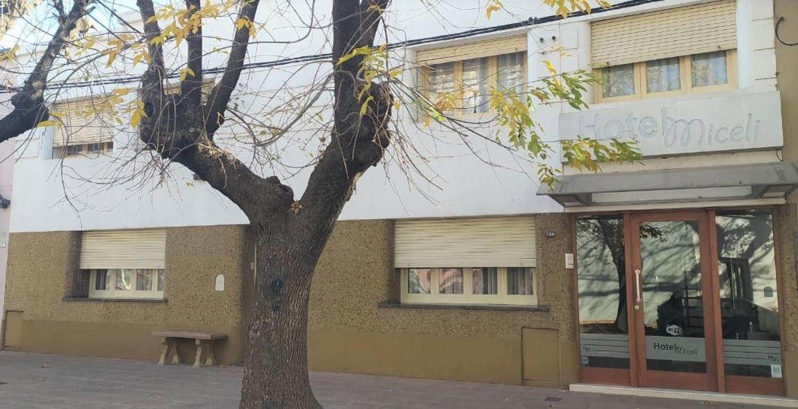 Hotel Miceli Bragado Buitenkant foto